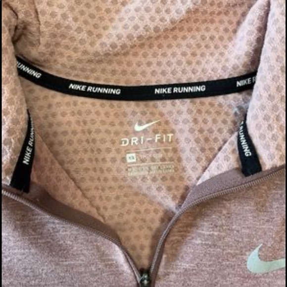 Nike Dri-Fit - Picture 2 of 2